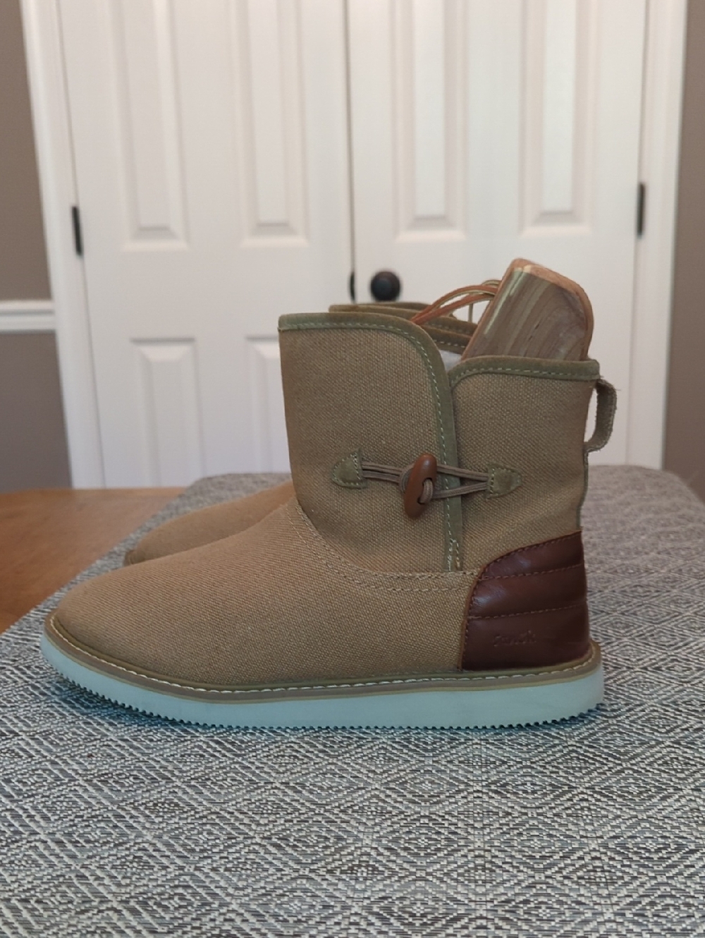 Women's Sanuk Cozy Vibe Surf Check Tan Canvas Ankle Boot with Leather Accent